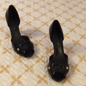 BCBG Max Azeris pumps. Size:8B